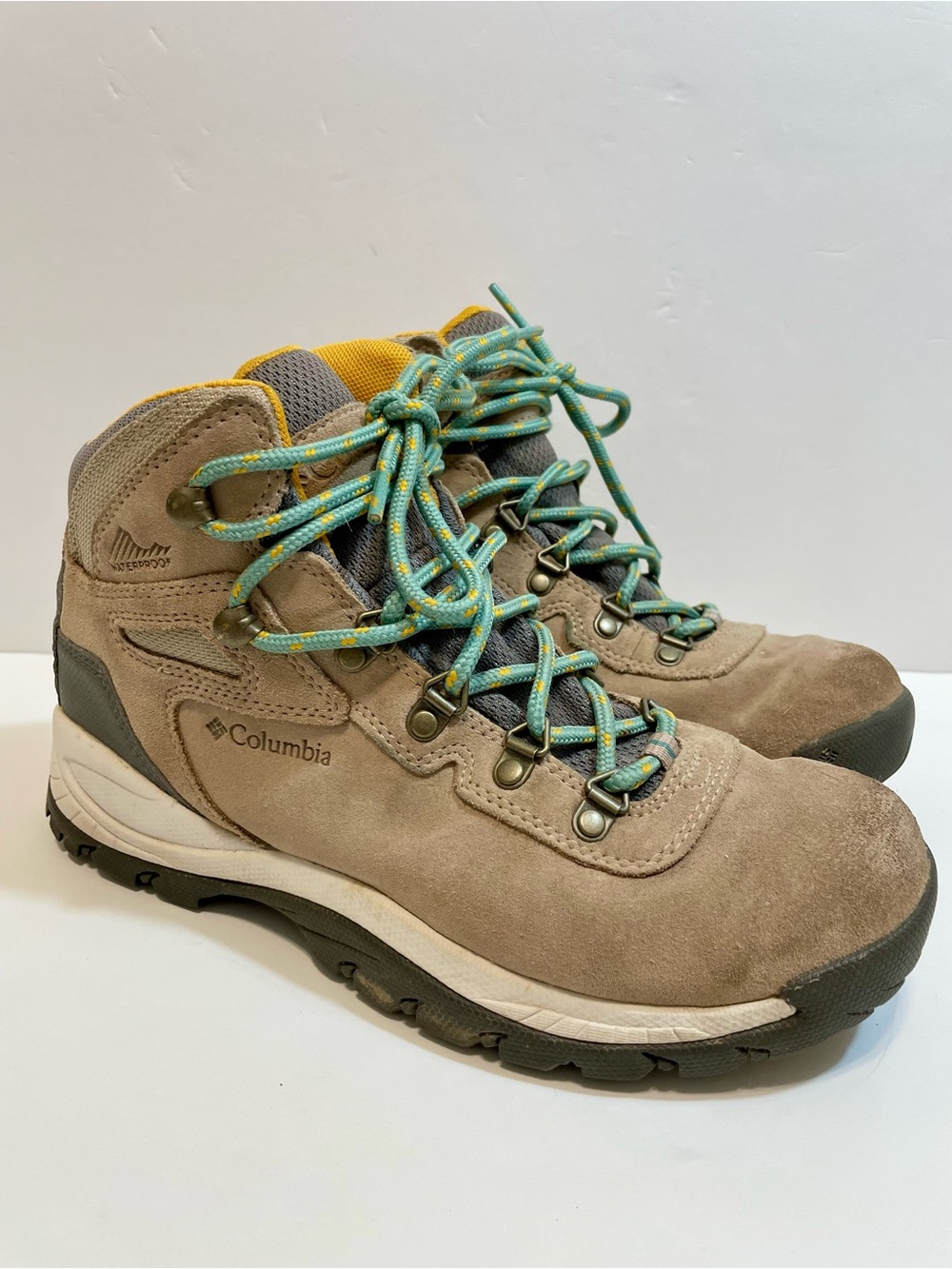 Columbia Women’s Newton Ridge Plus Waterproof Amped Hiking Boots - Size 8 Wide